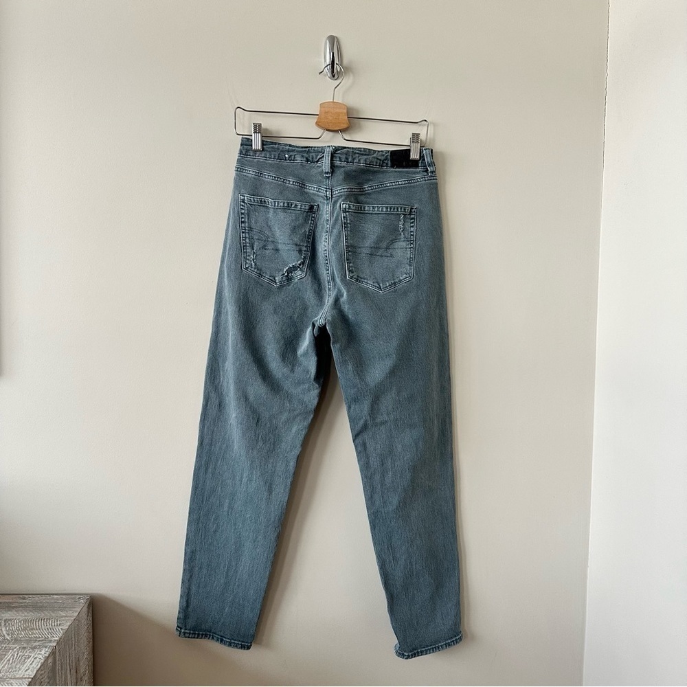American Eagle -High Rise “Mom Jean” (Size:6) - Picture 2 of 12